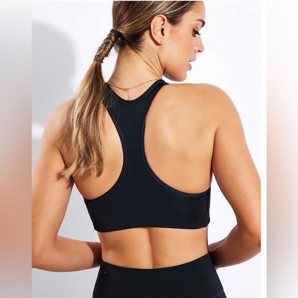 NIKE Swoosh - Medium-Support Padded Sports Bra (Maternity) - Picture 2 of 9